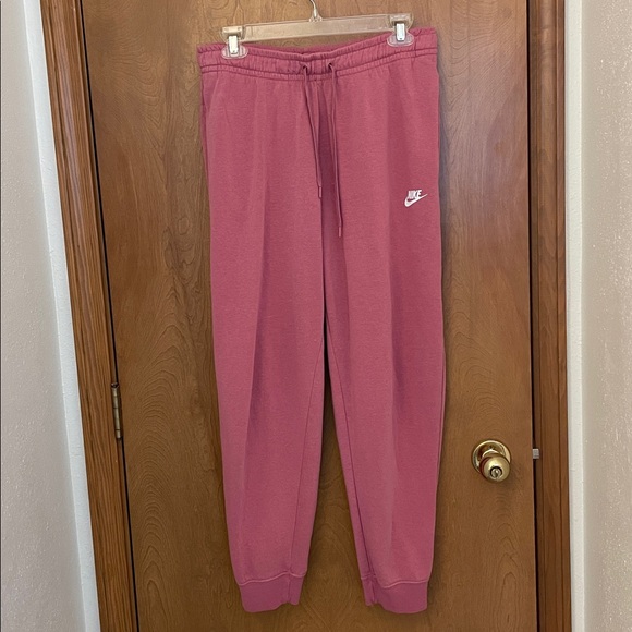 Nike Pants - Nike women’s mauve lavender joggers size M